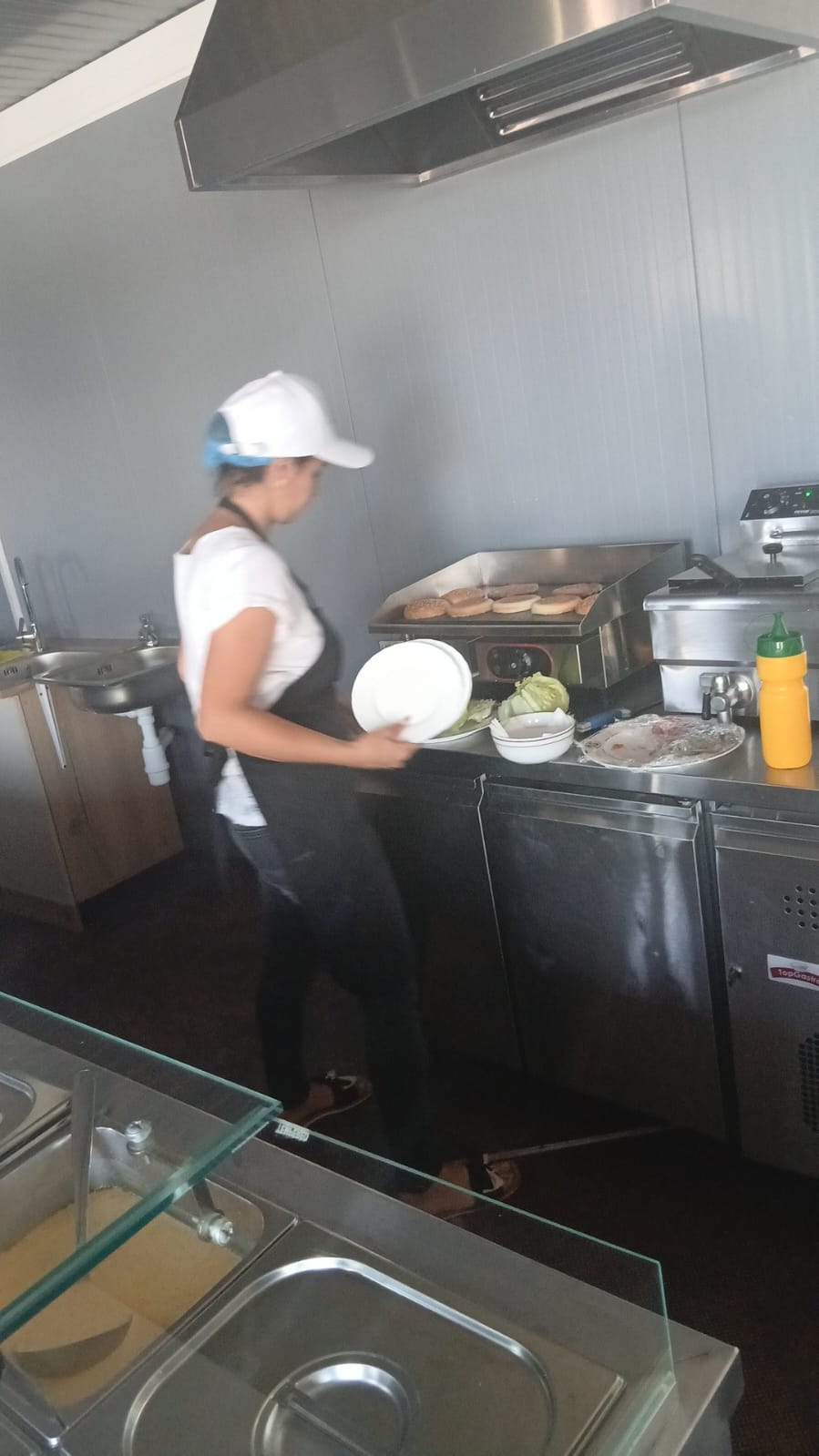 Bucătăria restaurantului La Anica